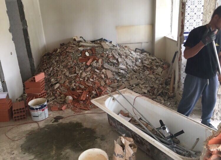 WM demolicoes e recolha de móveis entulho Madeiras e resíduos em geral