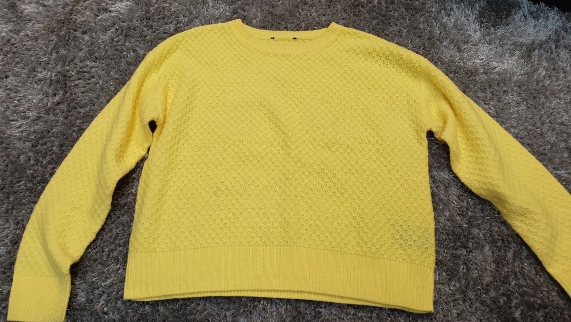 Sweter żółty rozmiar M
