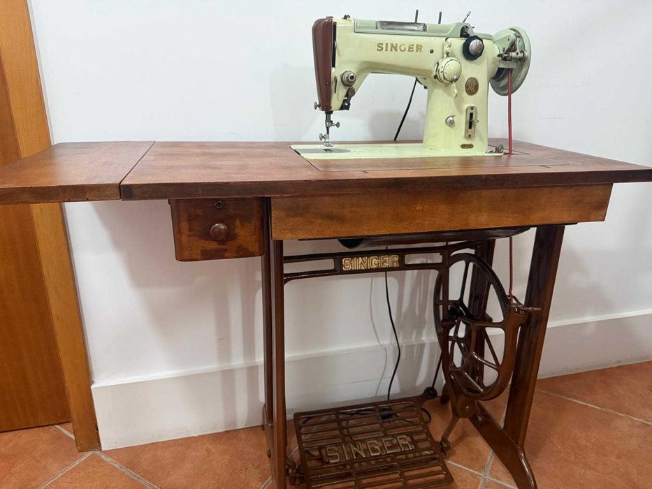 Maquina de Costura Singer