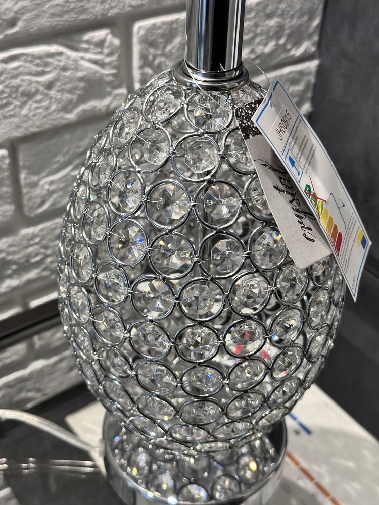 Продам настільну лампу