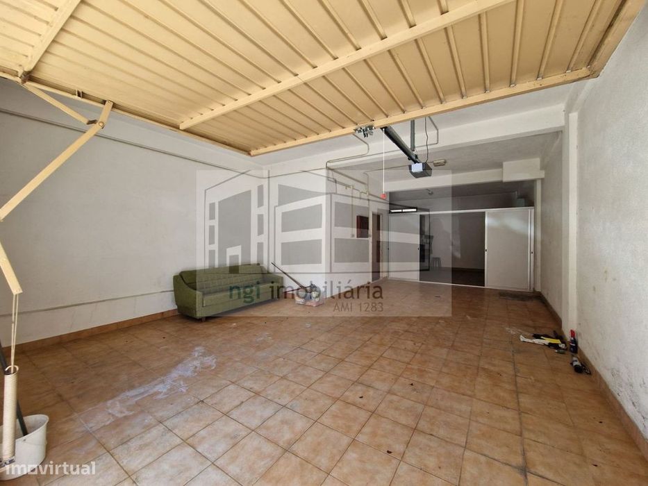 Garagem/Armazém em Odivelas