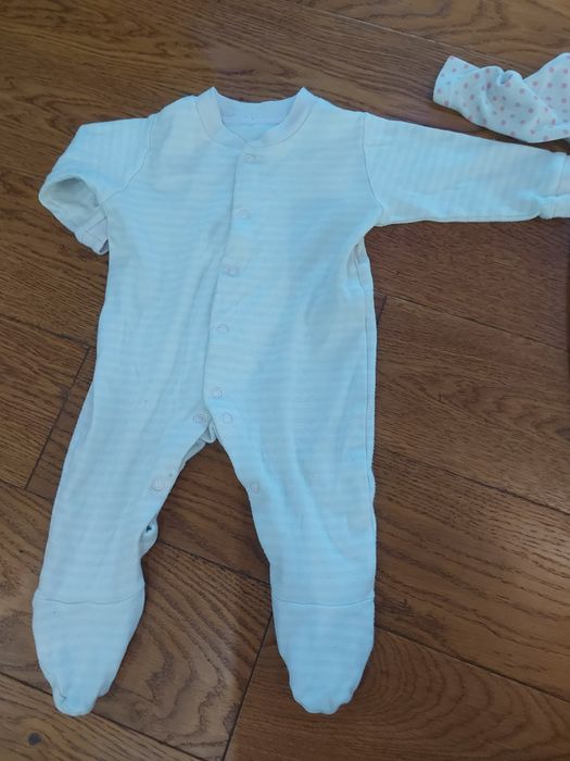 Śpioszki na 3 miesiące dla dziewczynki