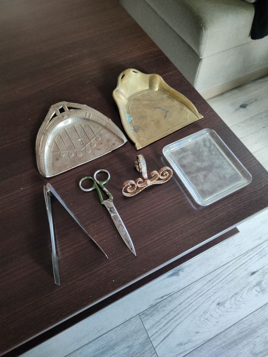 starocie kolekcja CAŁOŚĆ szufle podstawka pod zdjęcia nożyce szczypce
