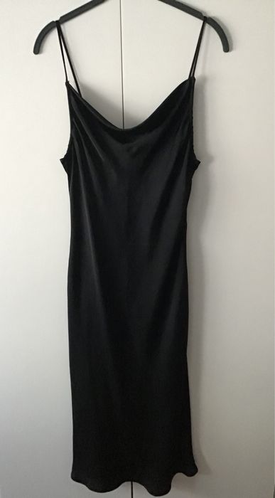 Vestido cetim preto Zara