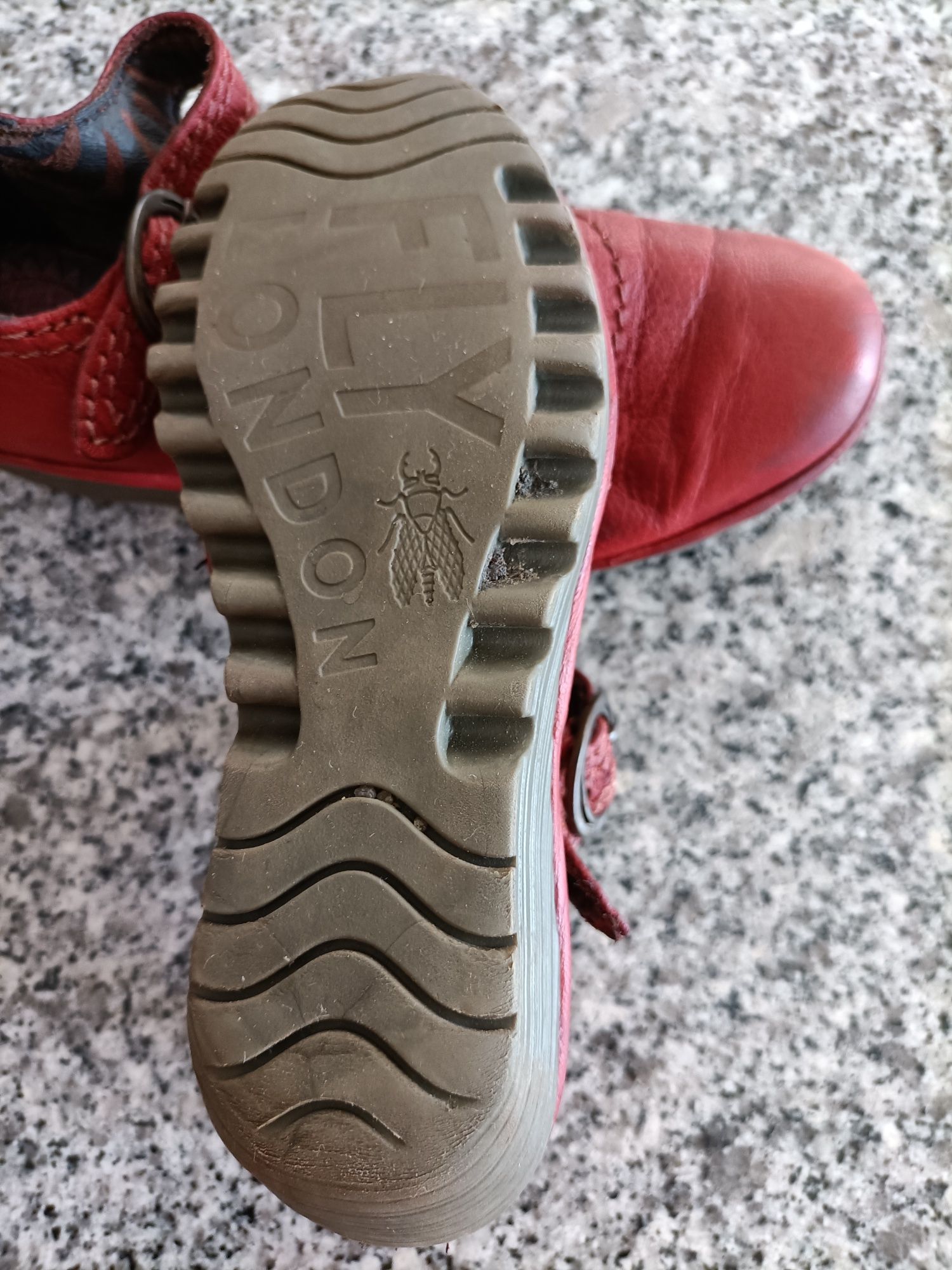 Sapatos da Fly London n32 impecáveis