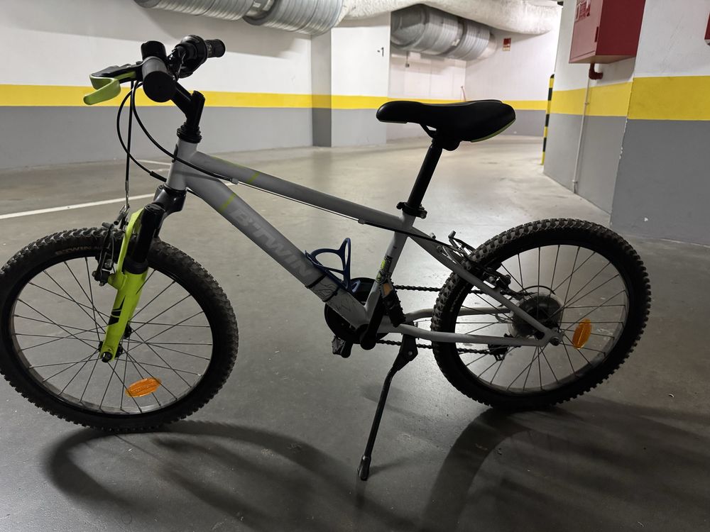 Bicicleta crinaca 6-12anos roda 20, btwin com suspensao como nova