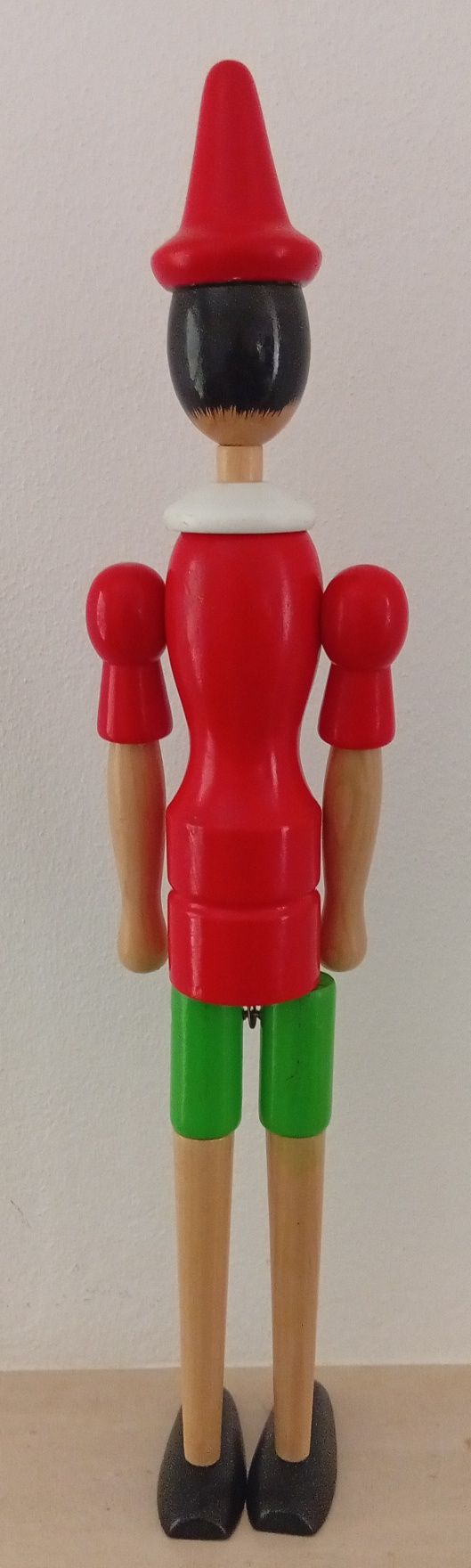 Boneco Pinóquio articulado em madeira