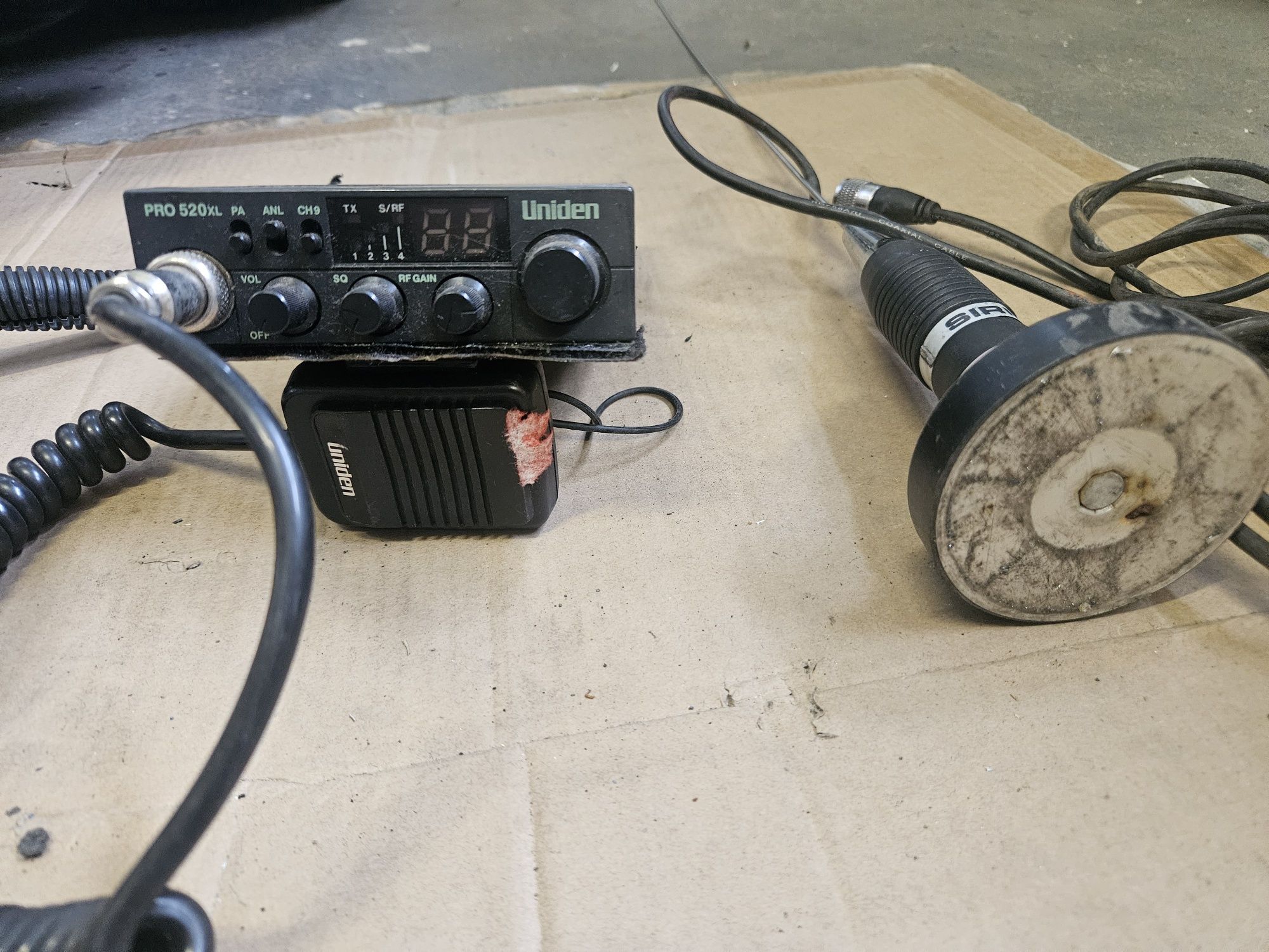 CB radio Unident 520xl, antena magnes sirio