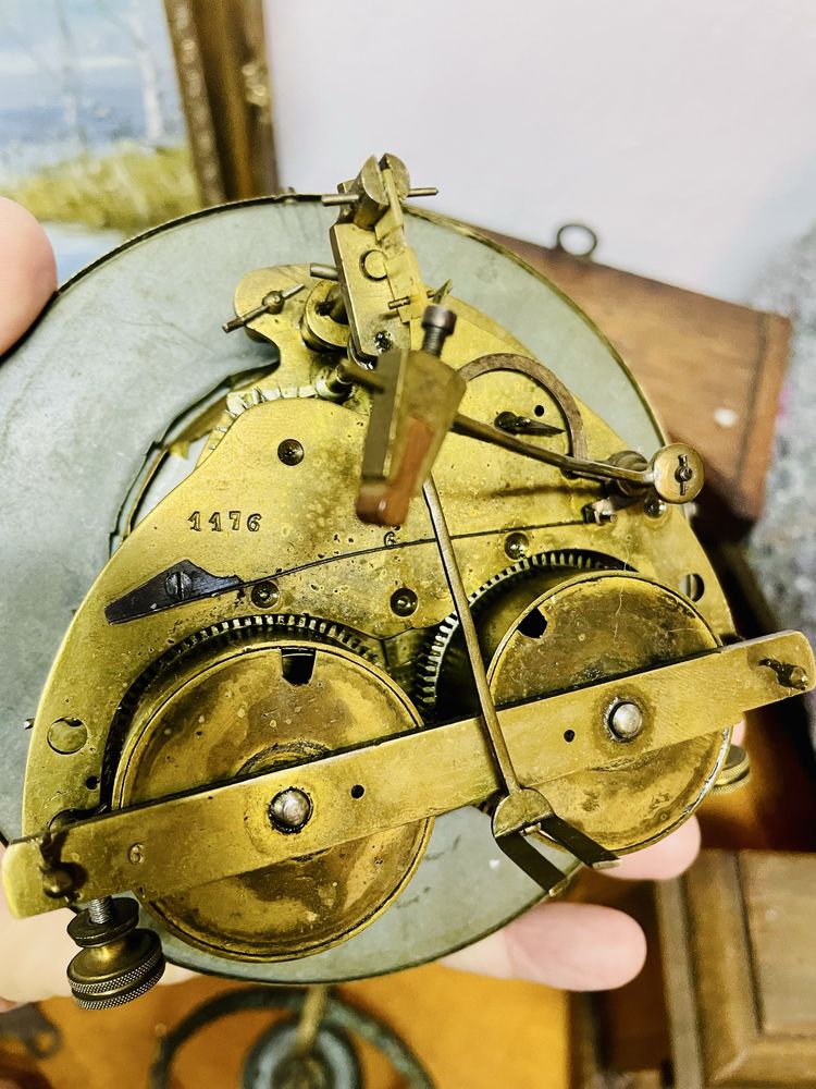 Piekny stary zegar z bardzo rzadkim mechanizmem