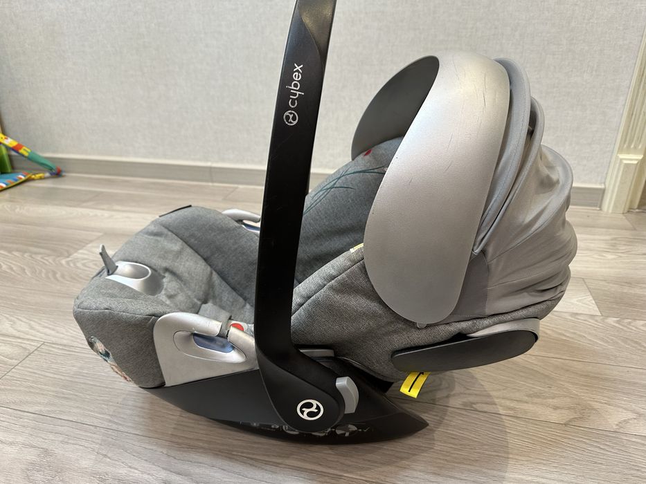 Детское автокресло