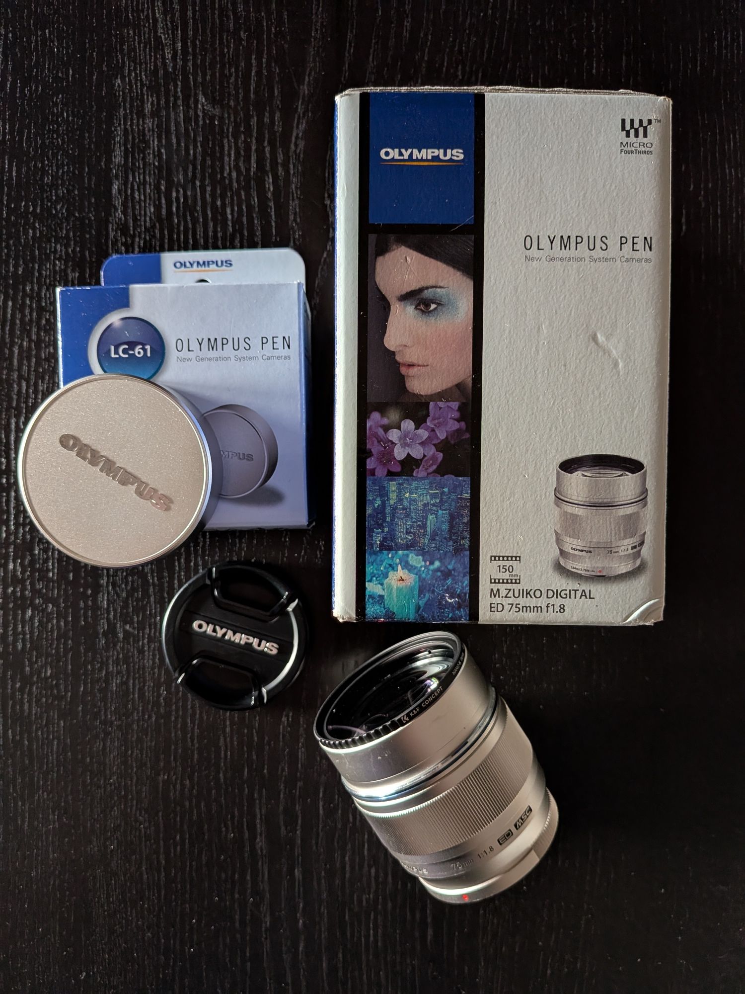 Olympus M.Zuiko Digital ED 75mm f/1.8 c/ extras