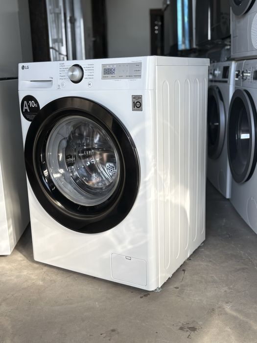 Пральна машина LG F4WR4911P • 11 кг • Інверторний мотор 24 рік