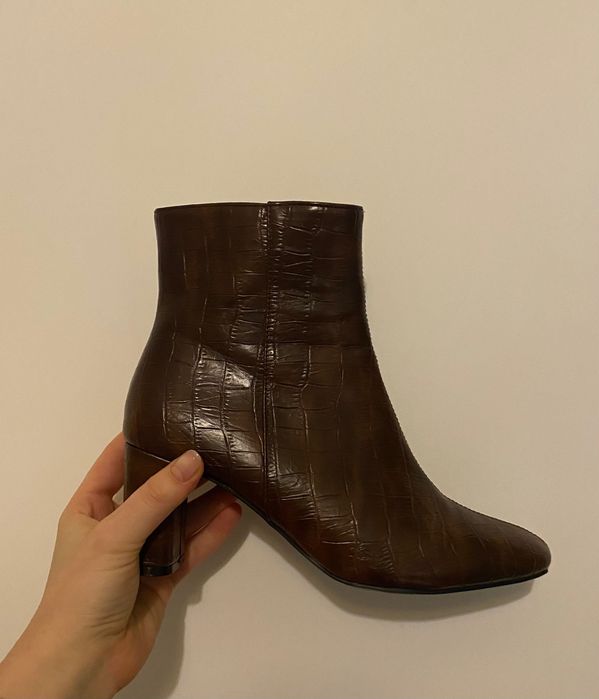 Чоботи на підборах