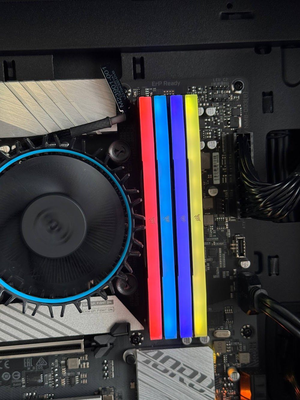 Оперативна пам'ять Corsair Vengeance RGB DDR5 DIMM (4x16GB) 5600 MHz
