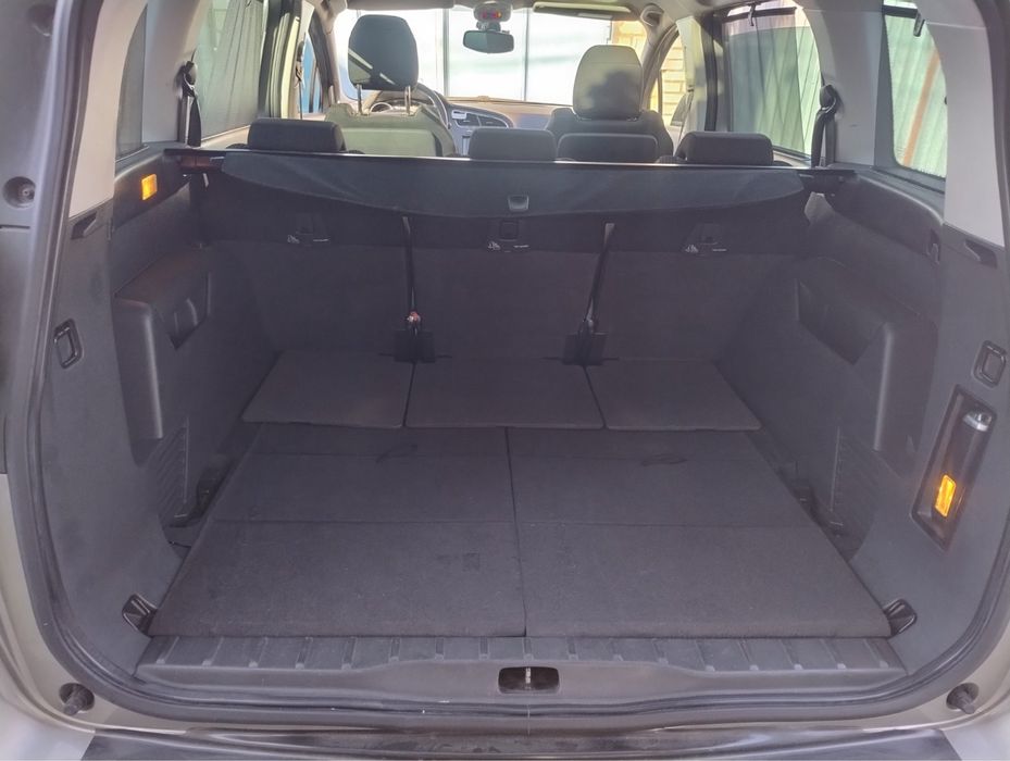 PEUGEOT 5008  цена 7300$