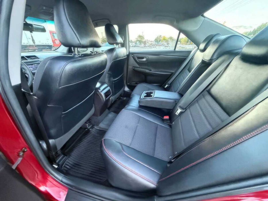 Toyota Camry      2017