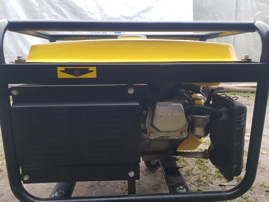 Бензиновый генератор