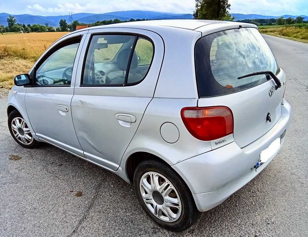 Toyota  Yaris     2000 rok