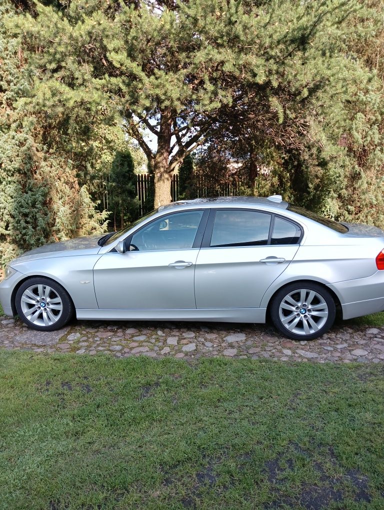 BMW E90 325i 2005