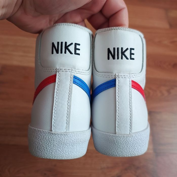 оригінальні шкіряні Nike р36.5 довжина устілки по факту 23.5см