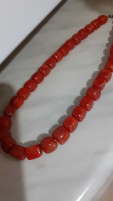 Naszyjnik z korala czerwonego