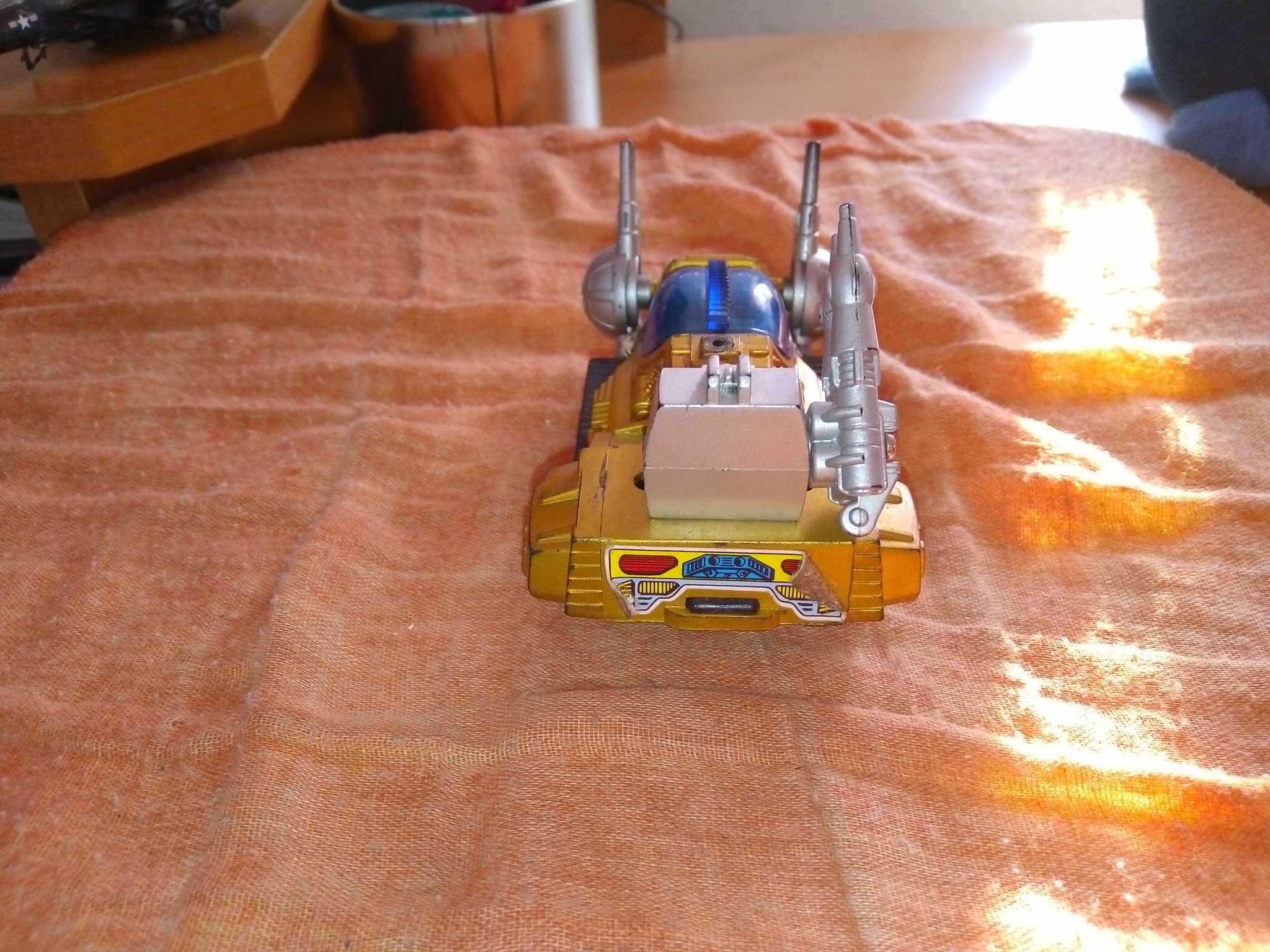 Samochód samochodzik auto autko zabawka model czołg statek kosmos 9cm
