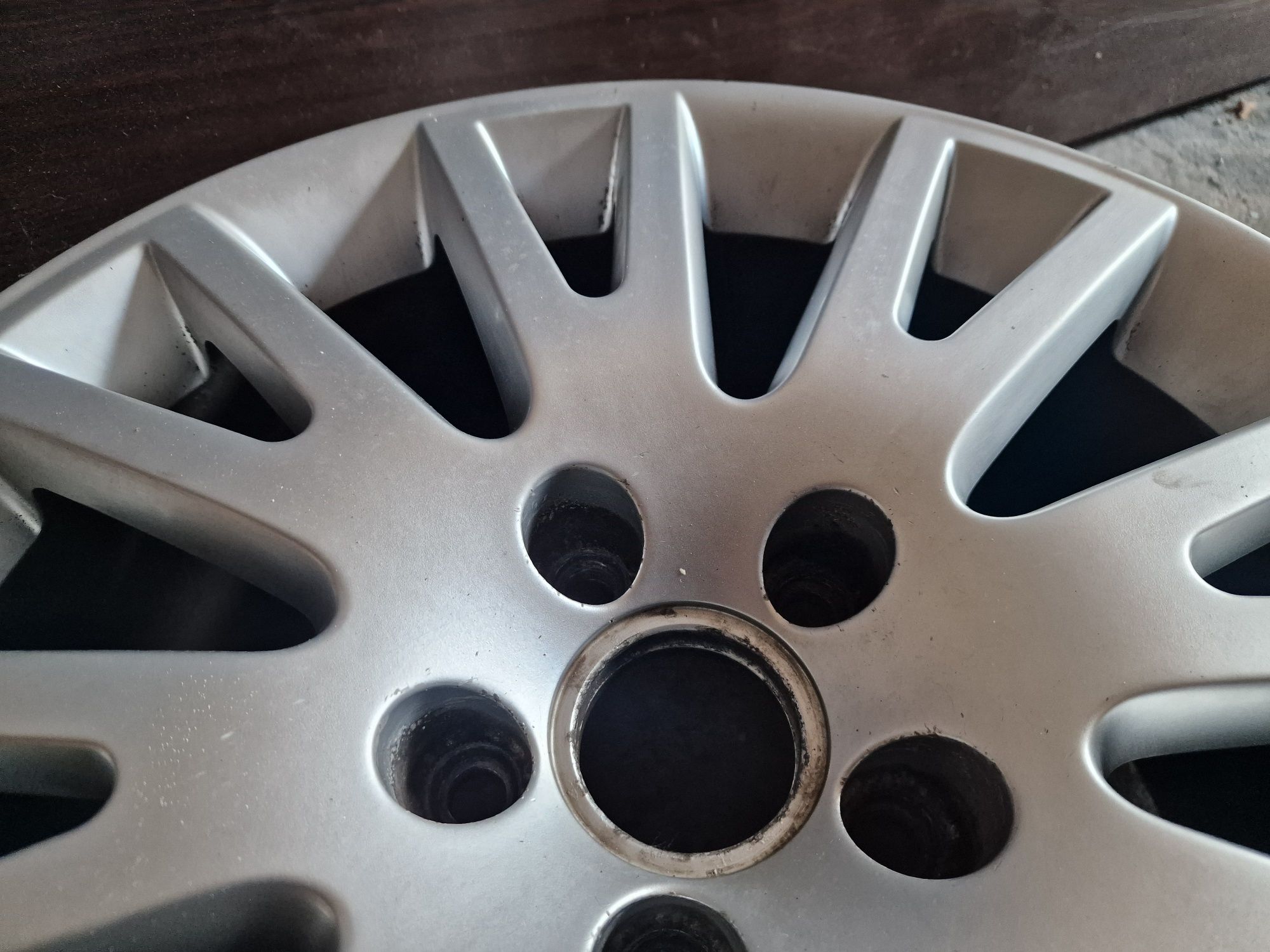 Felga alufelga 17 AUDI A6 C6 A4 B7 7.5Jx17 H2 ET45 aluminiowa z oponą