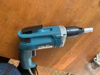 Шуруповерт Makita 6824