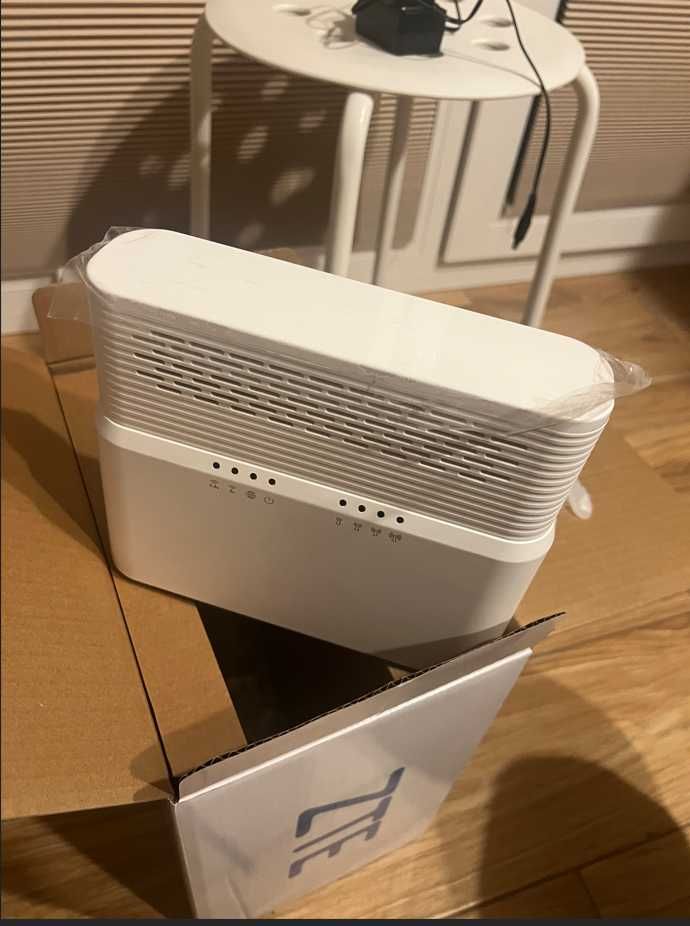 ZTE bezprzewodowy router LTE cat. 15 model MF258, ODU-IDU