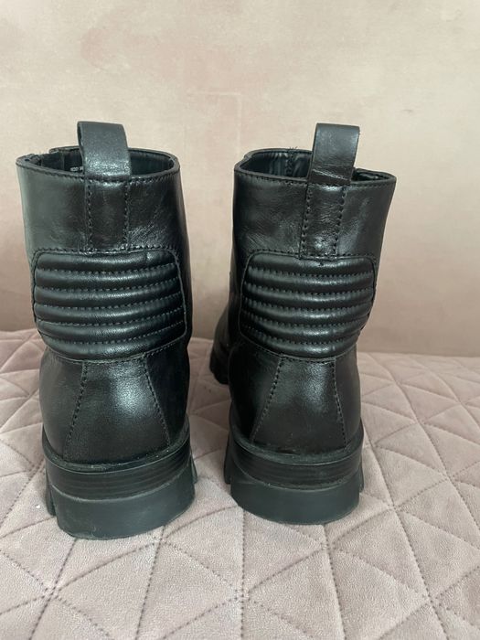 Calvin Klein, eleganckie czarne buty, Rozm. 43