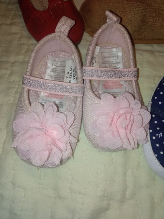 Sapatinhos de bebé menina tamanhos pequeninos desde o nascimento