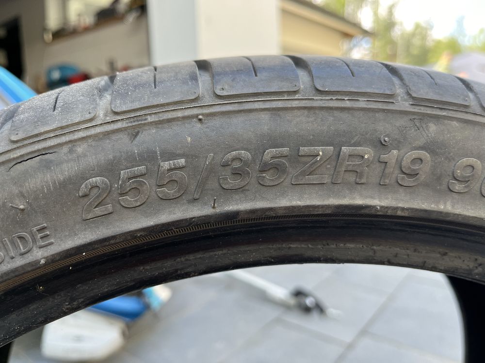 Opony caloroczne 255/35R19