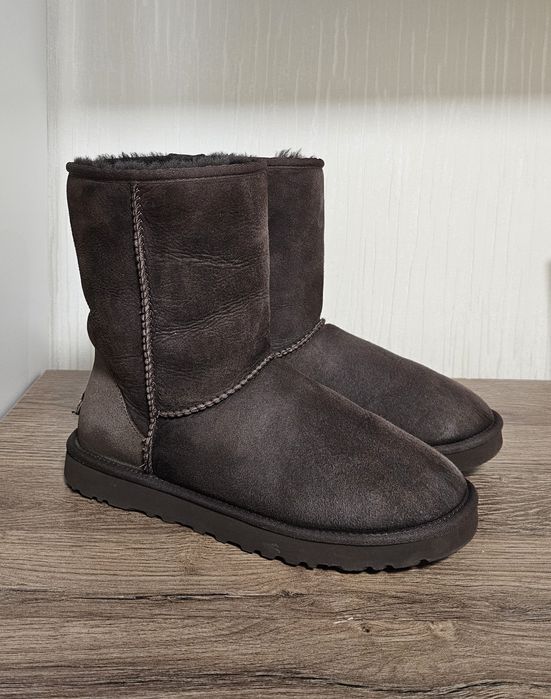 Продам сапожки UGG 43р