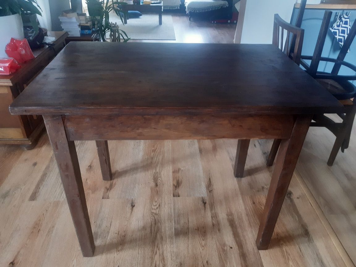 Drewniany stary stół