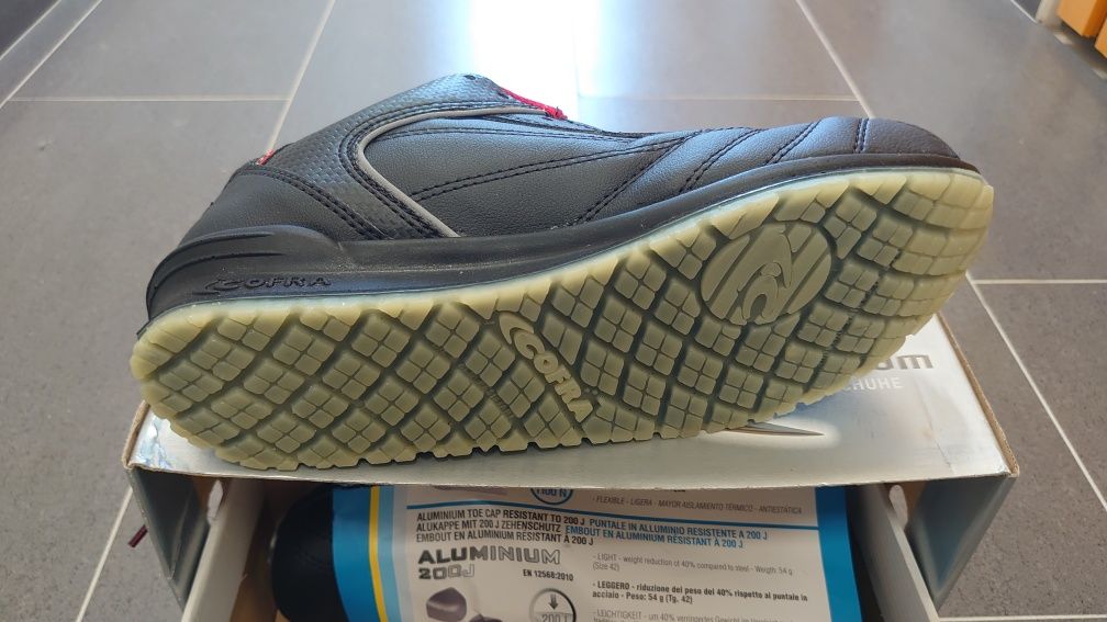 Sprzedam buty robocze SP1 nowe pudełko r42