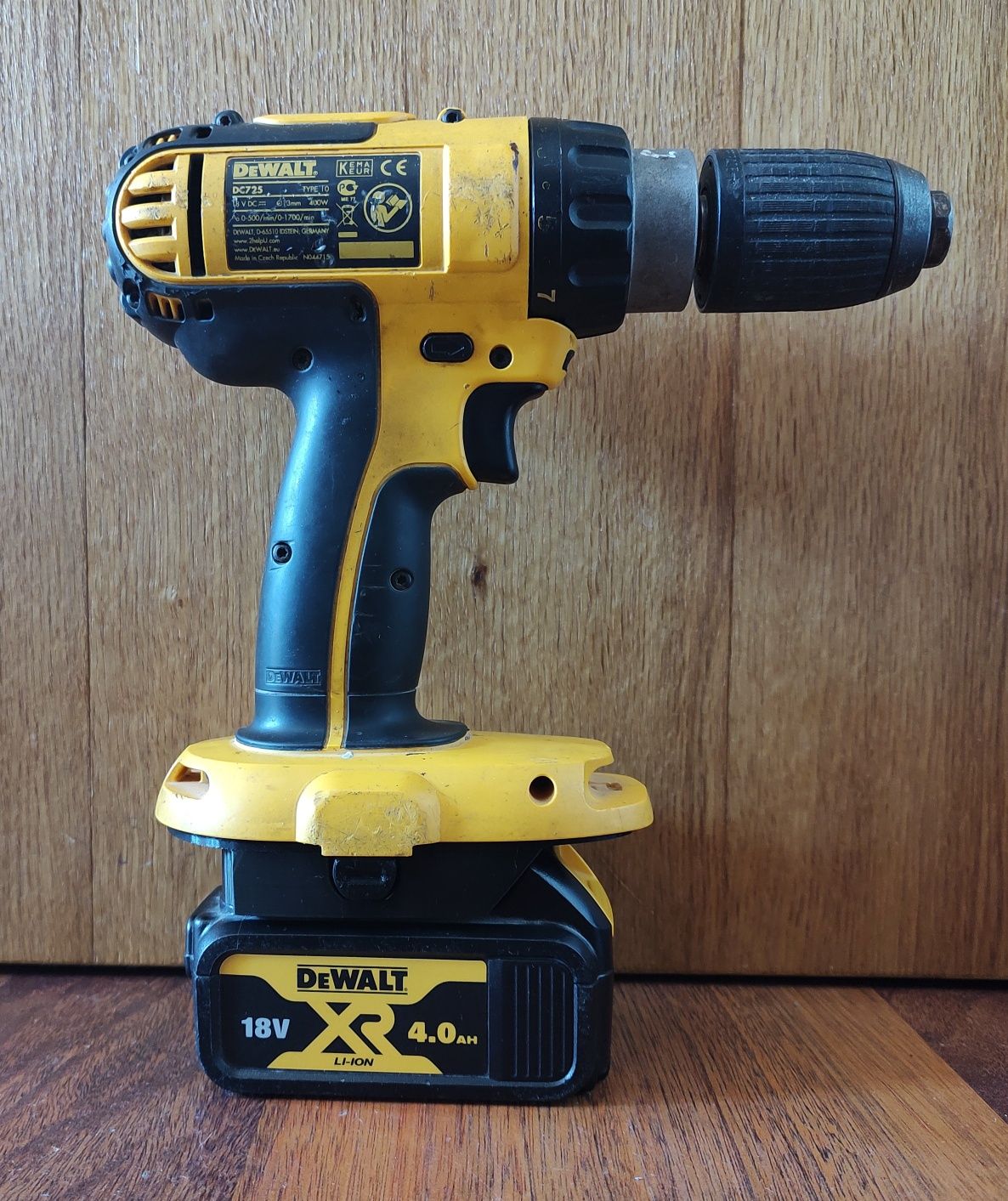 Adapter DeWalt XRP stary Ni-Cd na baterie DeWalt XR