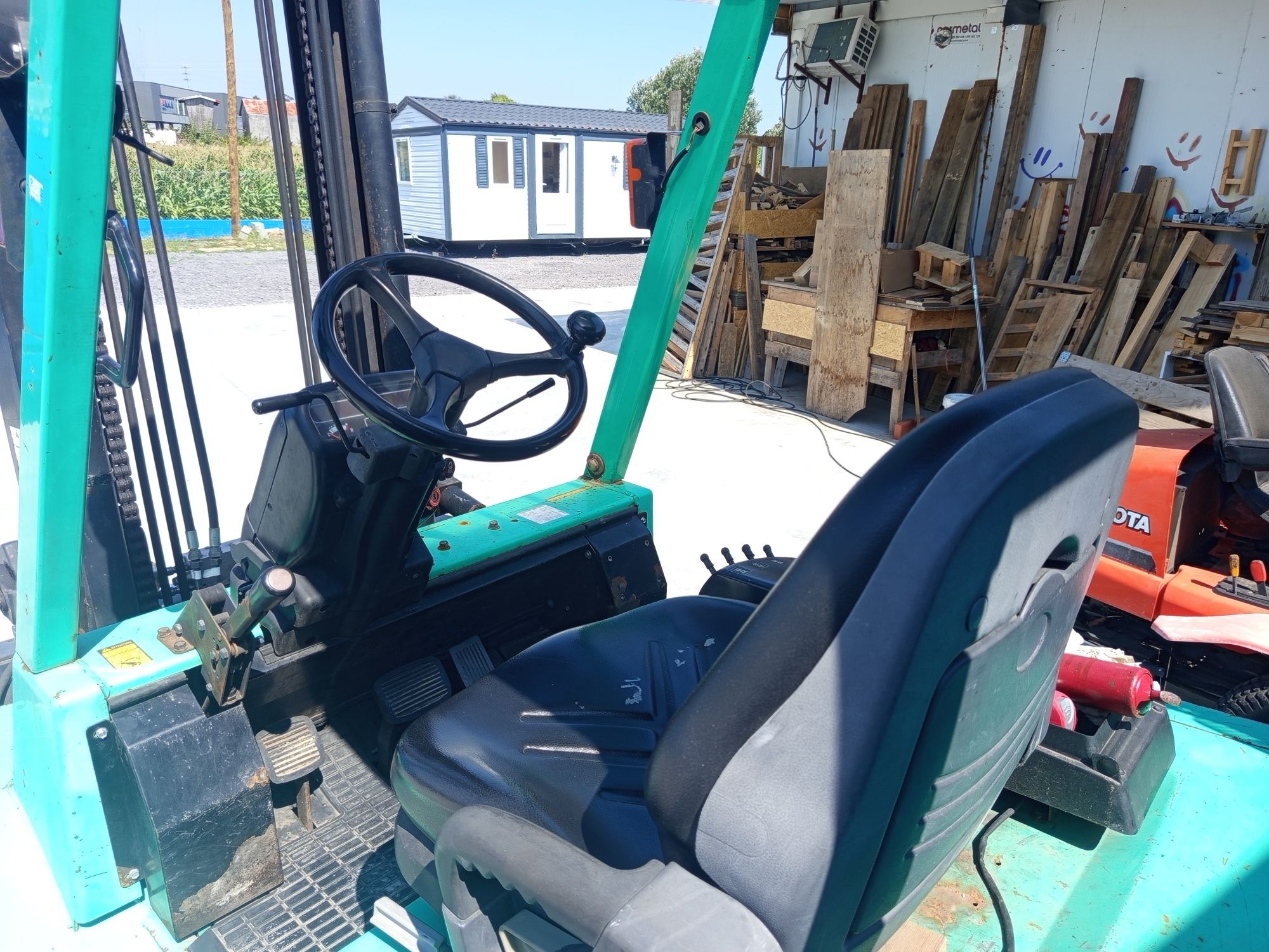Empilhador Mitsubishi 4T abertura garfos lateral 1,80 mt