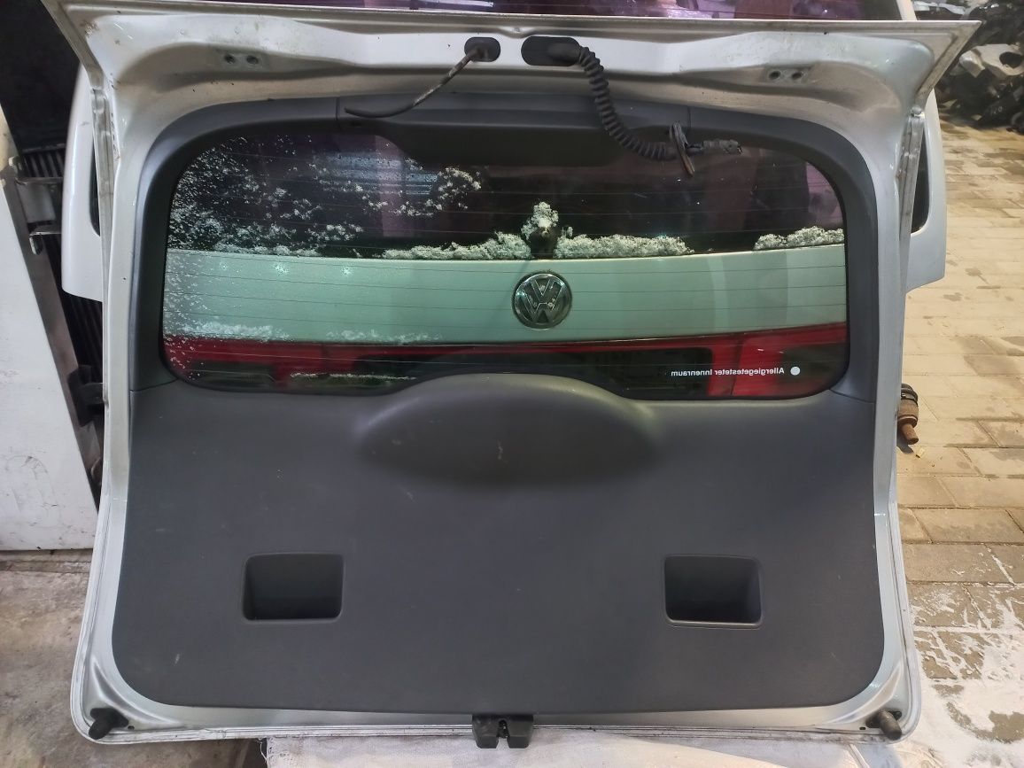 Кришка багажника, ляда, крила, двері, бампер Ford Focus 2004-2011