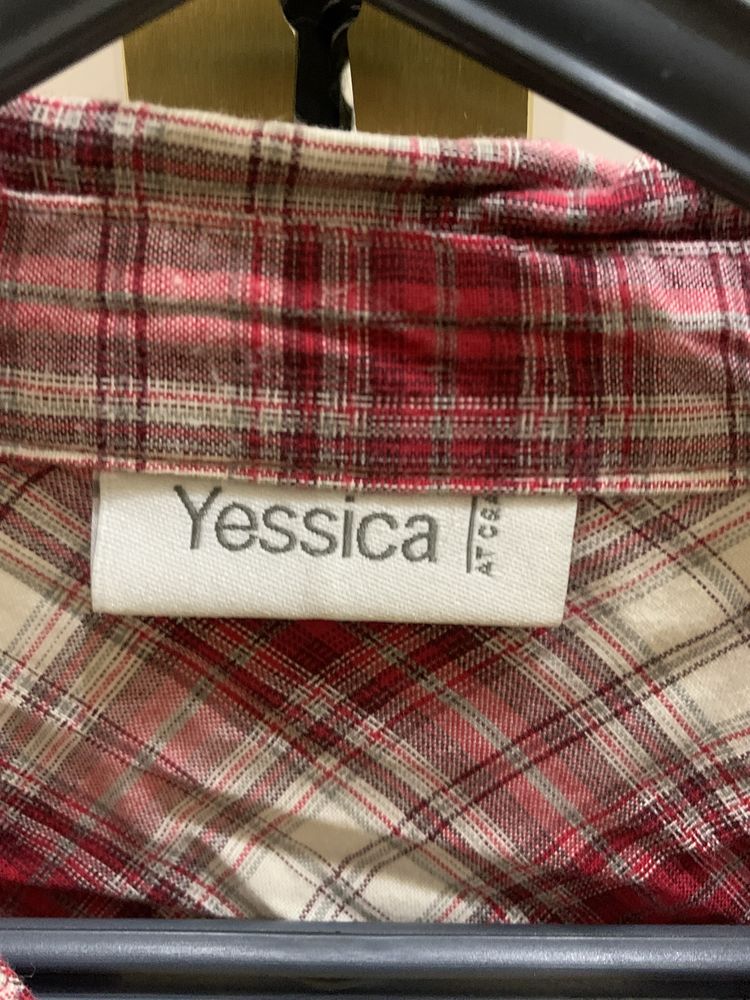 Camisa mulher “Yessica” tamanho 38 tipo xadrez vermelha/branca