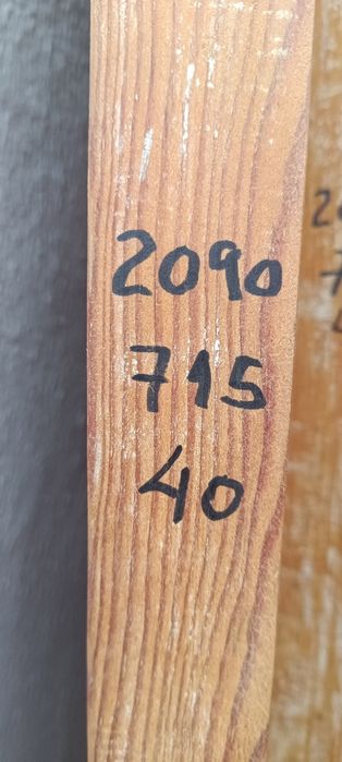 Portas em madeira vários tamanhos puxador em latao