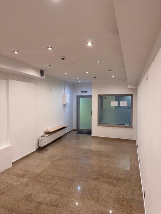 Lokal użytkowy, 34 m2, witryna, bezpośrednio przy schodach