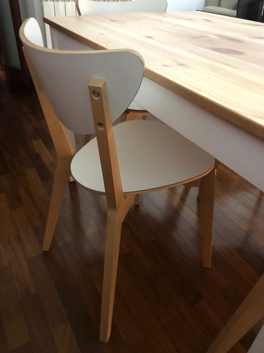 Mesa branco e madeira + 2 cadeiras