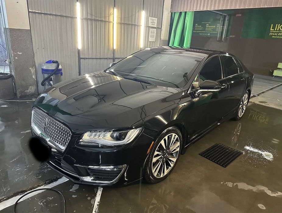 Водитель с автомобилем Lincoln MKZ — Услуги премиум-класса