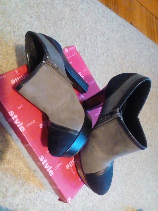 Buty Centro. Stylowe Botki na obcasie rozmiar 38