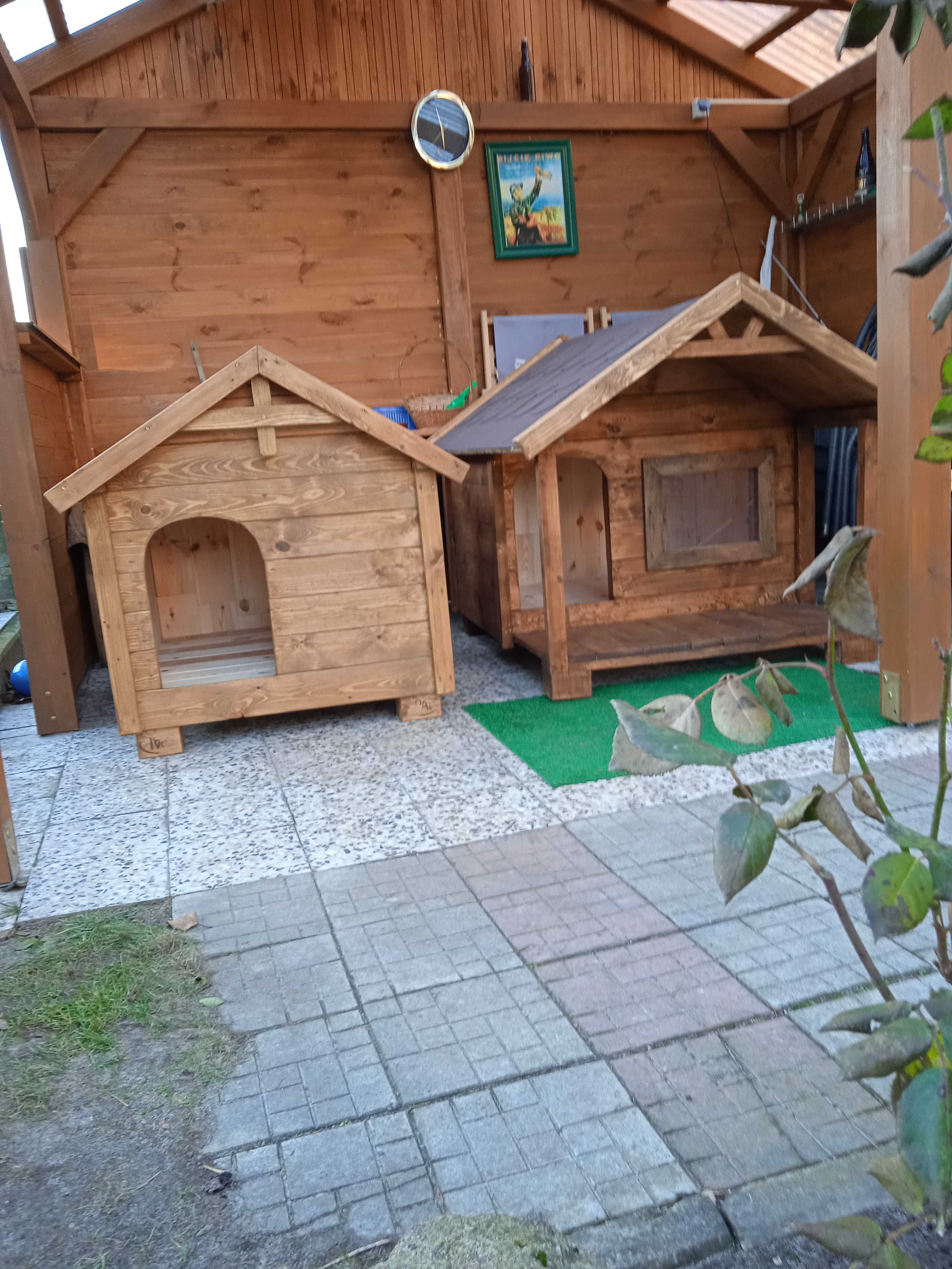 Buda dla dużego psa ocieplona .