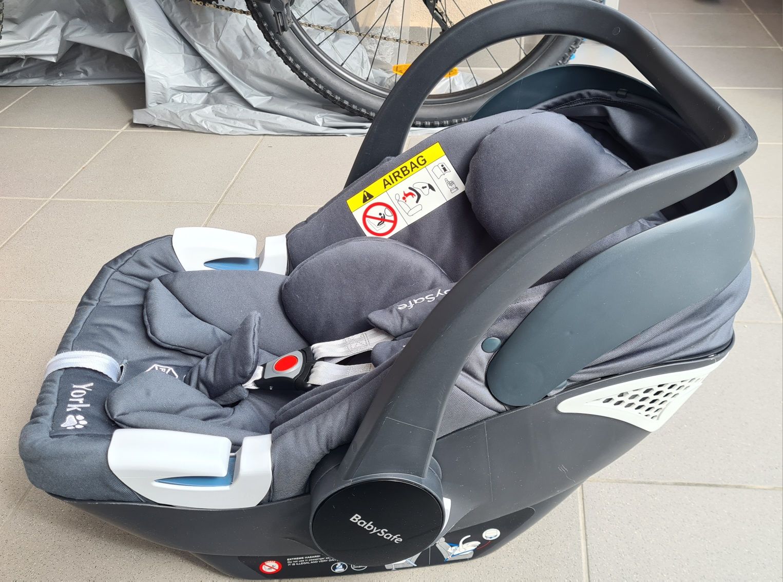 Fotelik nosidło Baby Safe York szary baza isofix