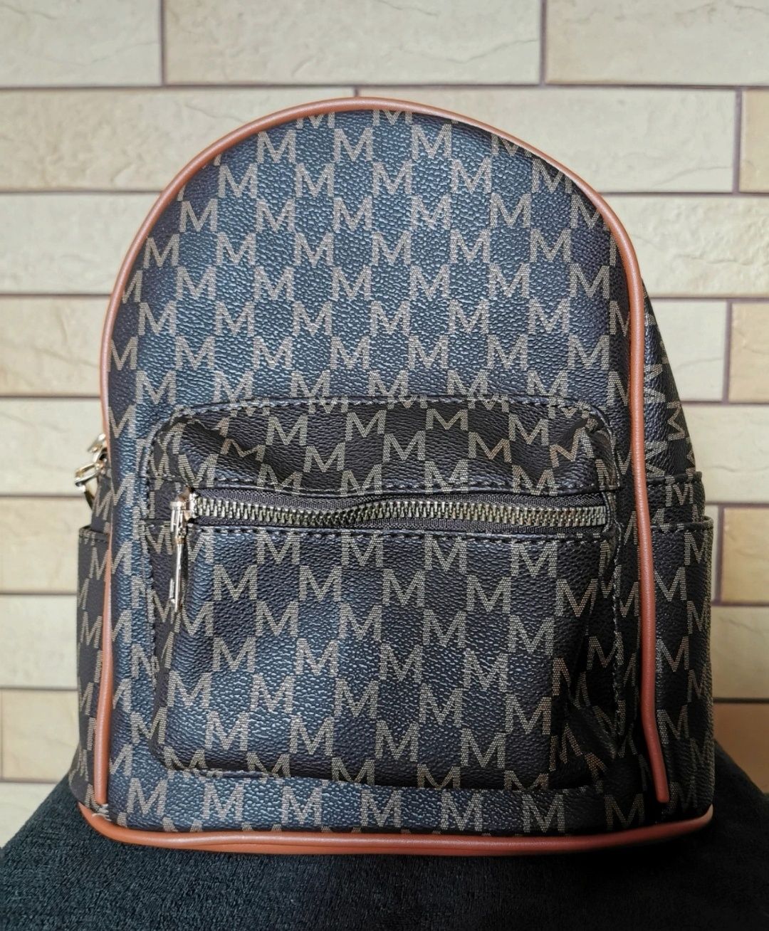 Mały plecak monogram M