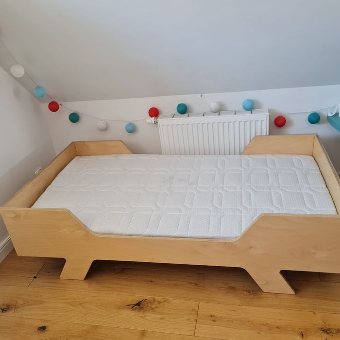 Łóżko dziecięce nie Ikea z materacem jak nowe 85x160x45. Ze sklejki.