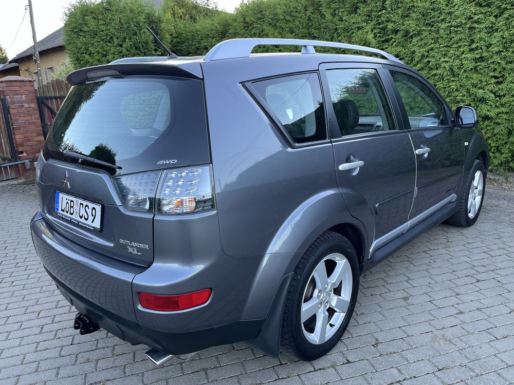Mitsubishi Outlander XL  4X4 automat