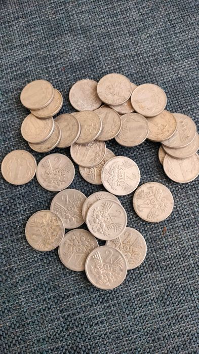 Monety 2 zł jagody 1 zł